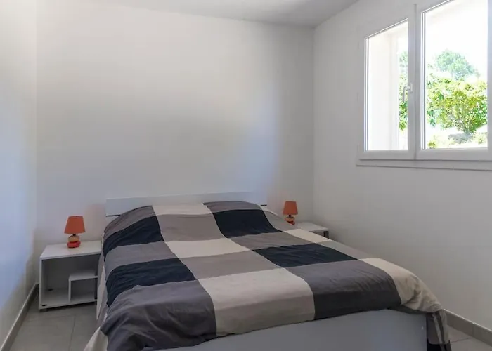 4 Personnes U Pinu, Piscine Partagee, 6 Kms De Vecchio Vakantiehuis