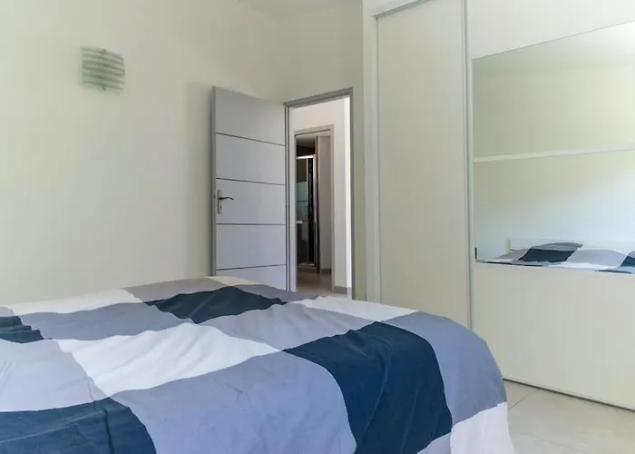 4 Personnes U Pinu, Piscine Partagee, 6 Kms De Vecchio *