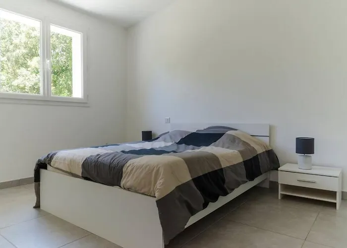 4 Personnes U Pinu, Piscine Partagee, 6 Kms De Vecchio Vakantiehuis